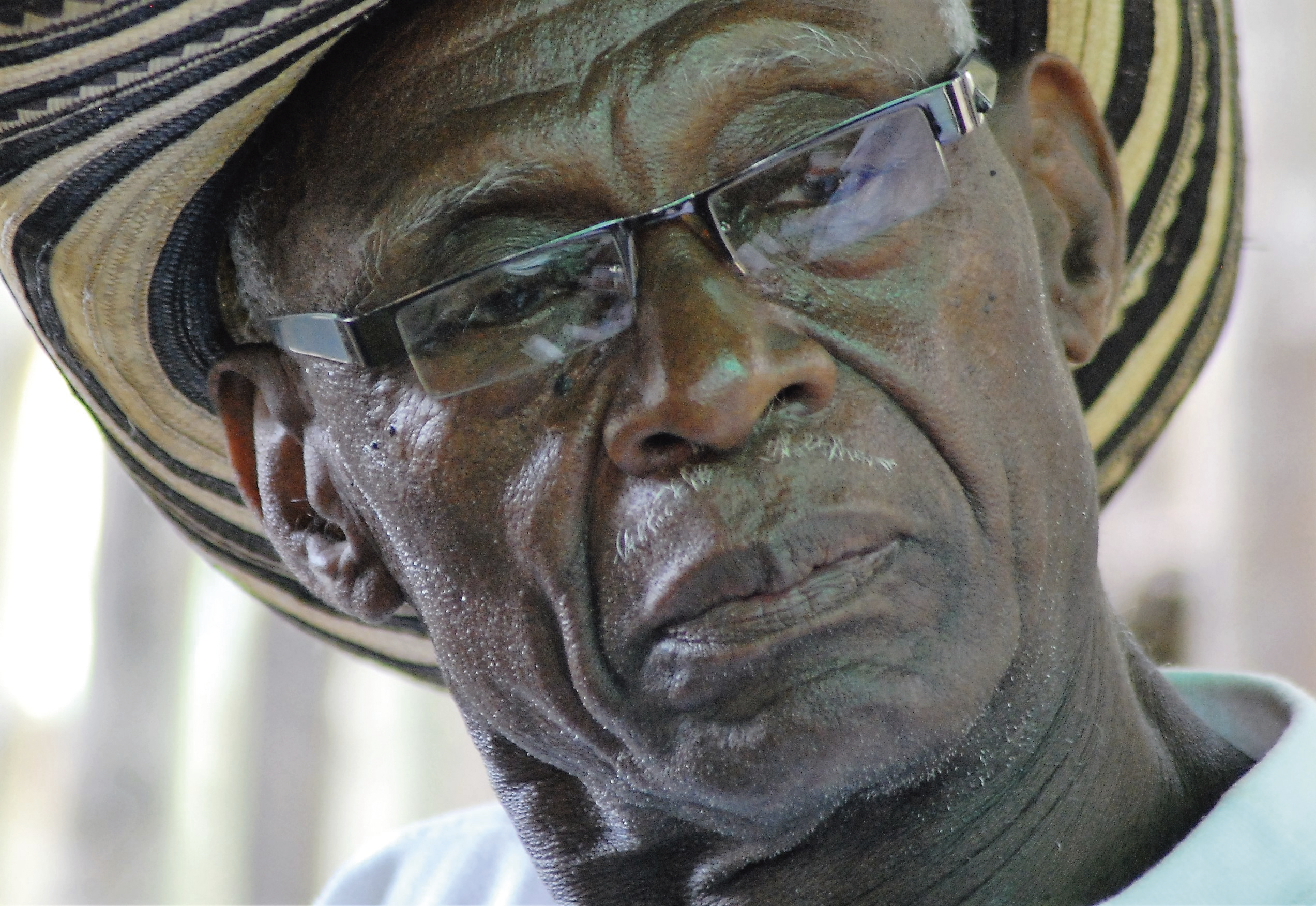 Rafael Cassiani fotografiado en San Basilio de Palenque a sus 74 años.