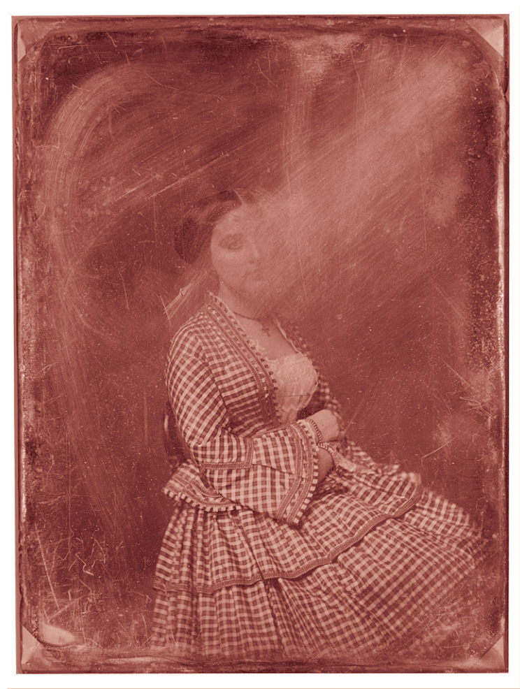 Mujer no identificada de aproximadamente 25 años.