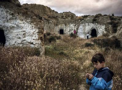 Imagen niño en el campo