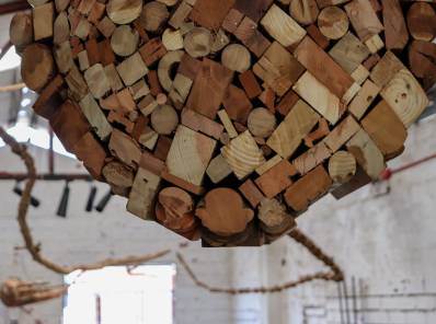 Fósiles en movimiento y avistamientos temporales (detalle), 2019. Fotografía del estudio de Alejandro Tobón