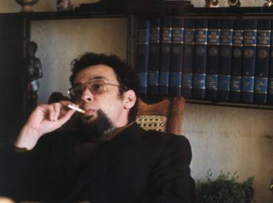 Germán Espinosa perfil en humo