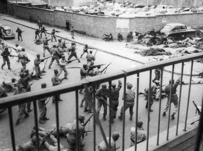 Fotografía de la masacre de estudiantes del 9 de junio de 1954 en Bogotá. Crédito: Julio Flórez Ángel.