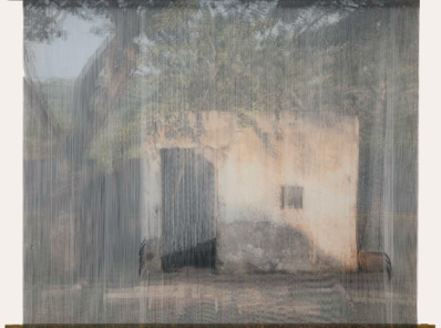 Desface III. 111x118x2 cm /2 capas de seda poliéster sublimada con tinte parcialmente deshilada, bronce, 2024.